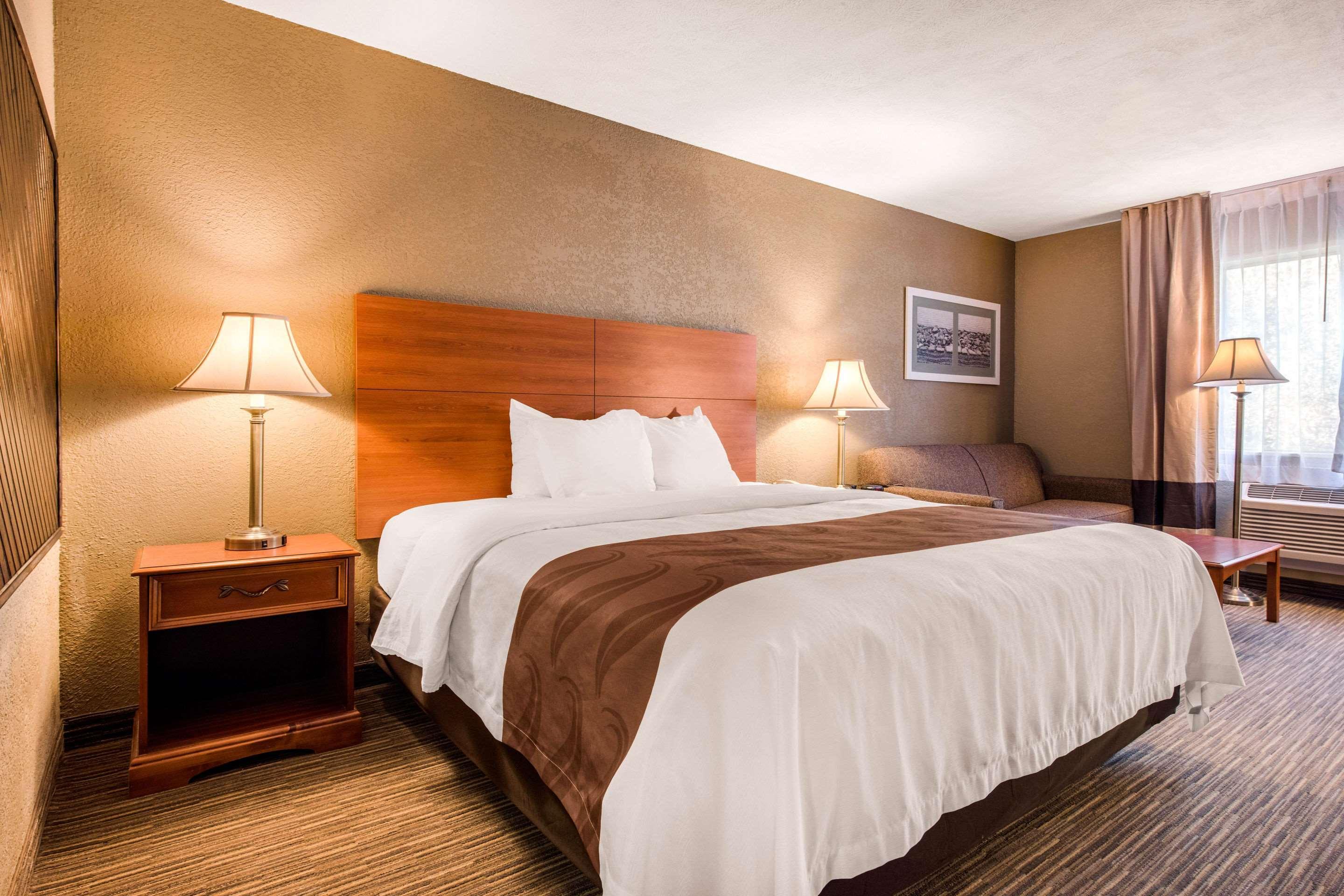 Quality Inn & Suites New Castle Bagian luar foto