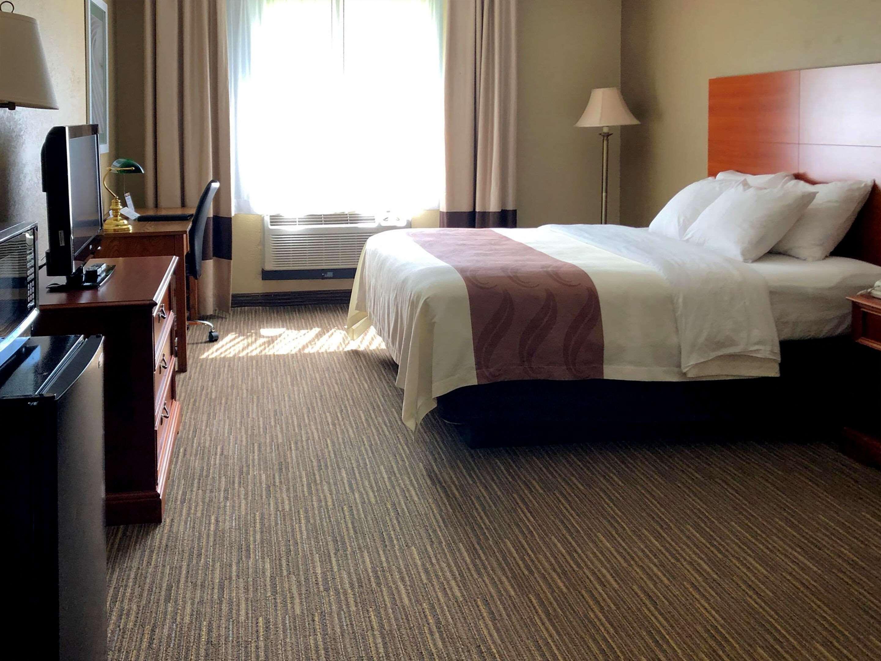 Quality Inn & Suites New Castle Bagian luar foto