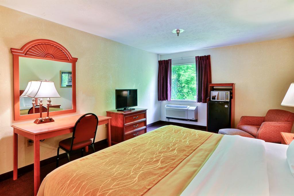 Quality Inn & Suites New Castle Bagian luar foto