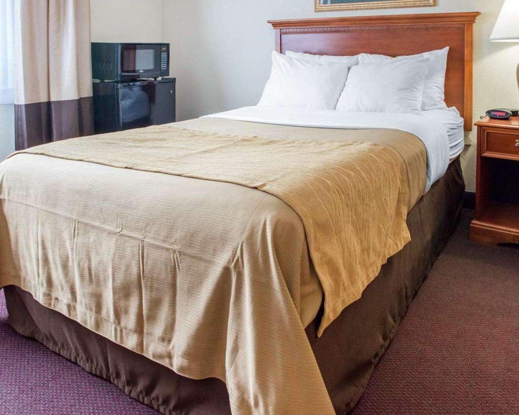 Quality Inn & Suites New Castle Ruang foto