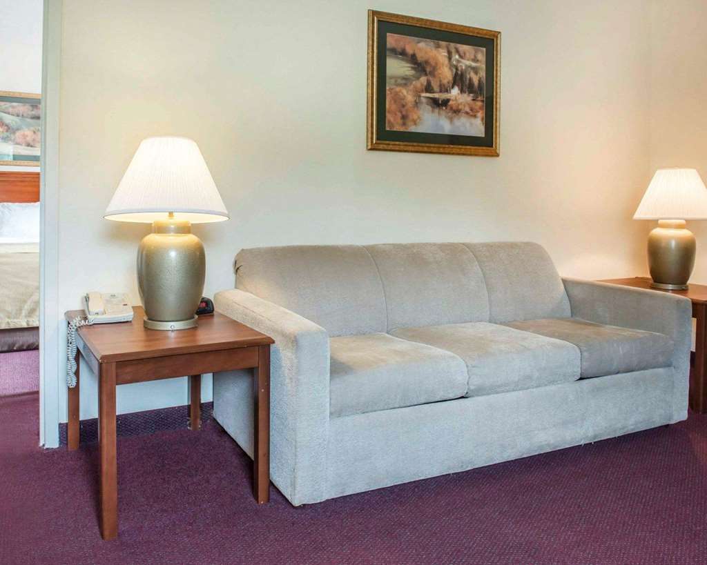 Quality Inn & Suites New Castle Ruang foto
