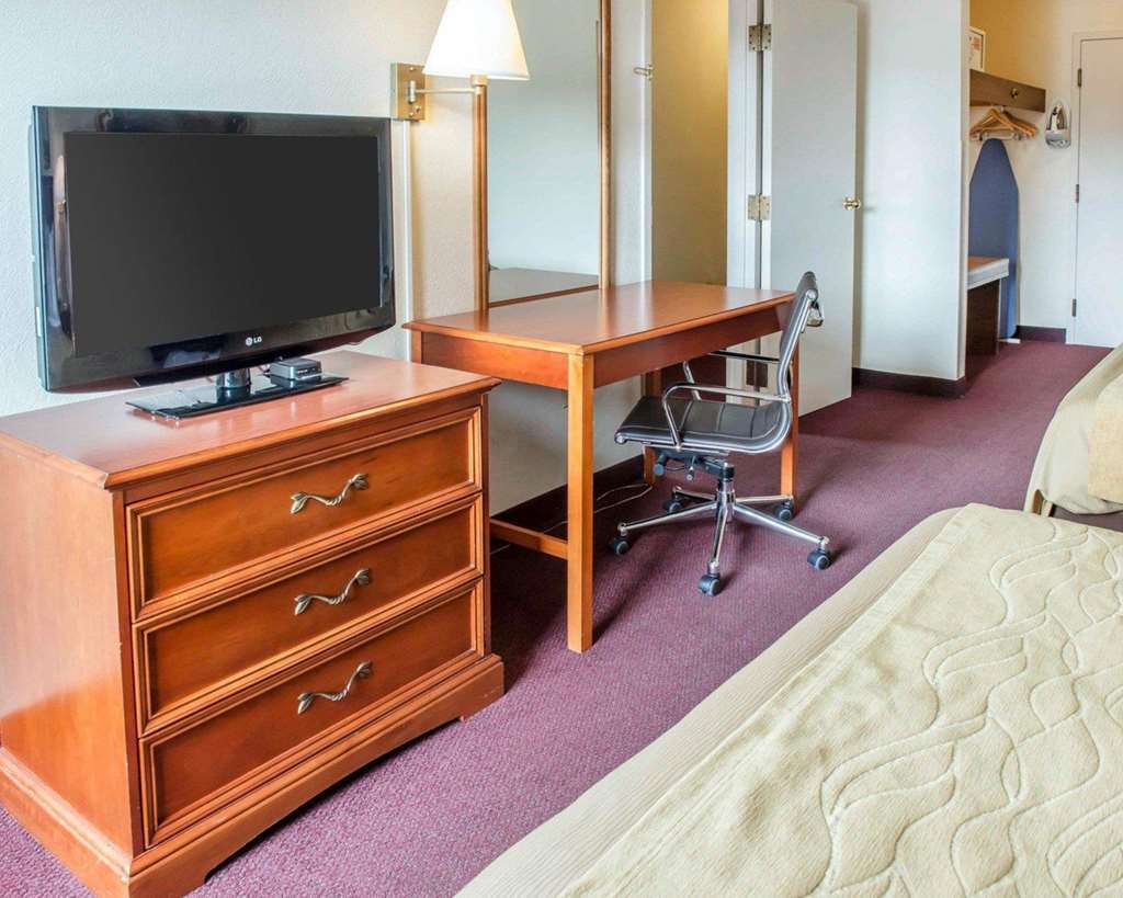 Quality Inn & Suites New Castle Ruang foto