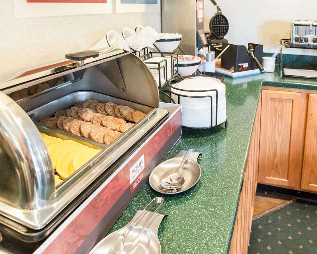 Quality Inn & Suites New Castle Restoran foto